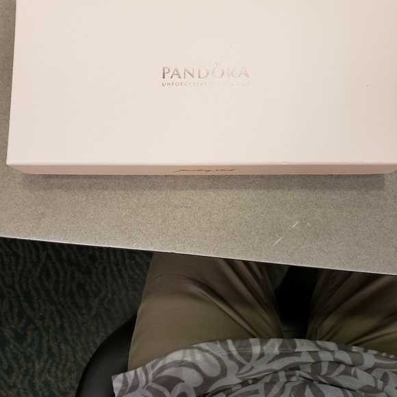 Authentic Pandora Jewelry Roll - Picture 6 of 7